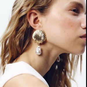 🔥🔥Zara Gold Shell Pearl Drop Earrings
